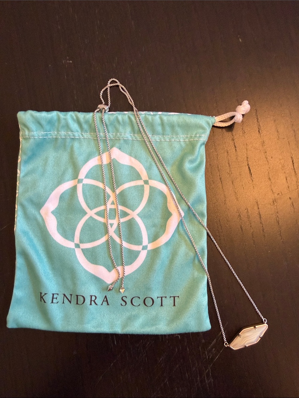Kendra Scott Necklace Silver pearl stone